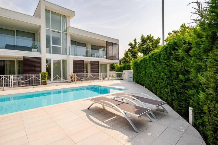 Apartment Luma With Pool Lido di Jesolo Exterior photo